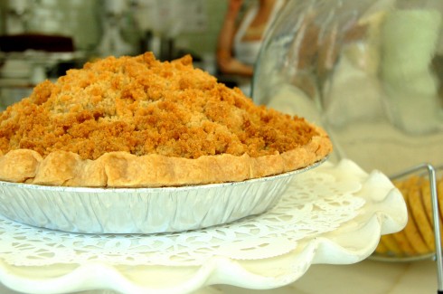 Apple Crumb Pie