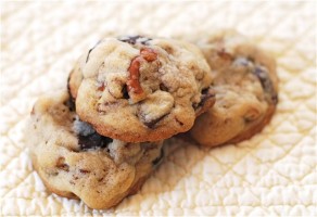 Chocolate Chunk Pretzel Cookies