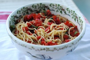 Spaghetti with Raw Tomato Basil Sauce