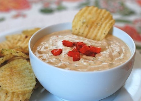 Roasted Red Pepper & Spinach Dip with Kettle Chips for the Holidays