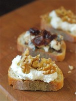 Three perfect party crostini