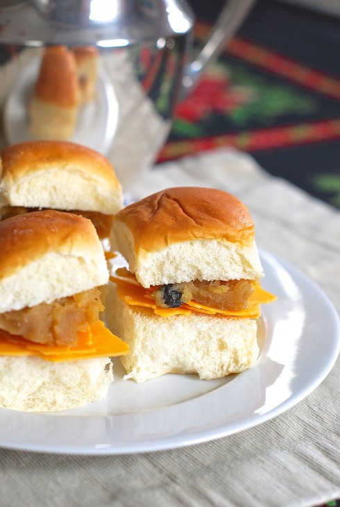 Cheddar & Chutney Rolls